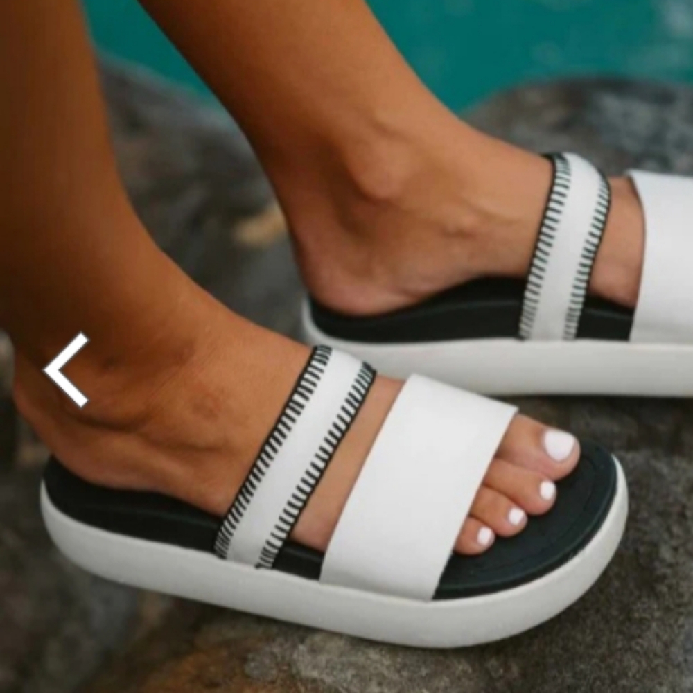 OluKai Pae Leather Platform Slip on Walk Slide Sandal White Black Lava Women 9